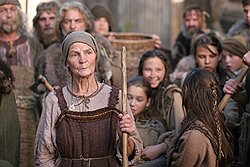 Красавица, простой народ и верные друзья, опора властной вертикали: это уже стало классическим набором для патриотического боевика в России