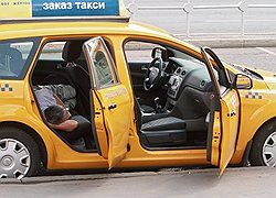 Держаться за баранку все накладнее. Многим таксистам будет выгоднее самим стать пассажирами