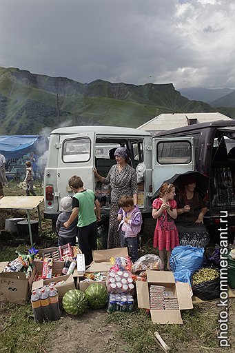 Угощение на фестивале скромное, зато хватает на всех 