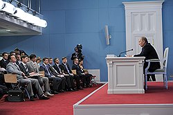 У Медведева и Путина разный стиль и разные сторонники, почему же результат такой одинаковый?
