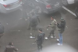 Массовые протесты приходят и в Дамаск. Похороны манифестантов, убитых 17 февраля, привели к новым демонстрациям и новым жертвам. Наш корреспондент сделал эти снимки в районе Аль-Маззе 