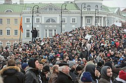 Кто теперь выйдет на политическую сцену? И о чем с нее будут говорить? Осознанное желание честной игры — вот что объединило людей, вышедших на улицы. Митинг на Болотной, 10 декабря 2011 года
