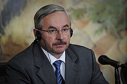 Процветание Пефтиева долгое время было связано с Виктором Шейманом (на фото) — генпрокурором, а затем главой Совета безопасности. Его в Белоруссии называли "серым кардиналом" Лукашенко  