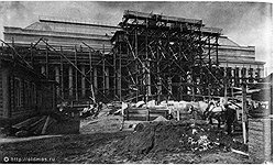 При открытии в 1912 году Музей изящных искусств носил имя императора Александра Третьего