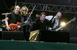Группа King Crimson (на фото) объединится на концерте в Москве