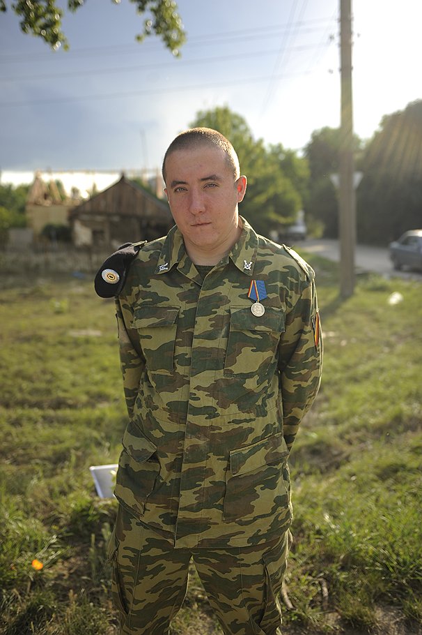 Вадим Дубнинский, 25 лет станица Ростовская  Работает на городском рынке. Приехал автостопом из Ростова вместе с казаками станицы  