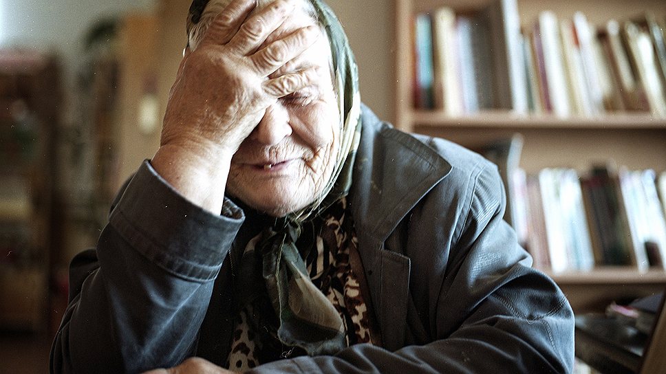 80-летний библиотекарь деревни Орешки Рузского района Московской области в свободное от работы время пишет стихи  
