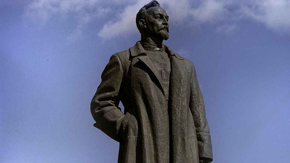 Железный Феликс в годы перестройки стал символом ужаса и синонимом людоедской системы. Теперь многие хотели бы вернуть его на пьедестал 