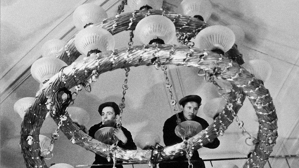 В ходе реконструкции 1953-го для освещения торговых залов стали использовать светильники советских проектировщиков
