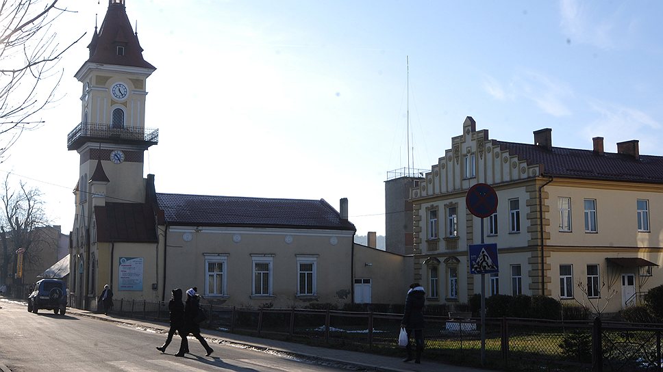 Ратуша на улице Грушевского  