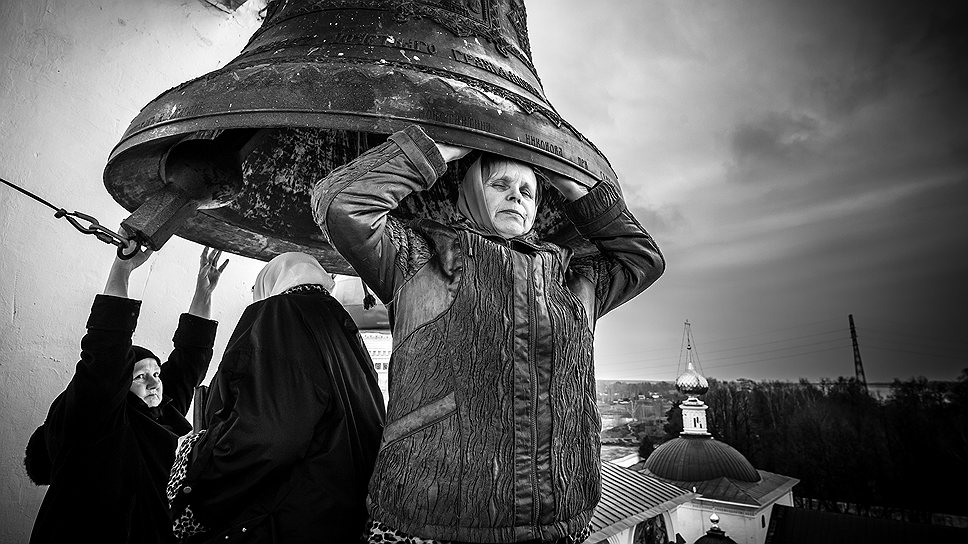 Владимир Орлов. Пасха. В Свято-Введенском Толгском женском монастыре (Ярославская область)