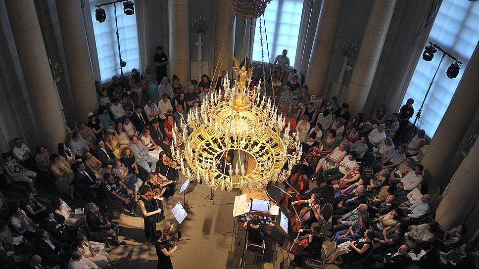 Музыканты Musica Viva на открытии фестиваля в музее-усадьбе "Архангельское" 