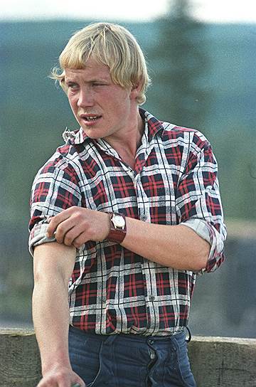 Строитель Нерюнгри — бригадир плотников Анатолий Кадурин, 1975 год