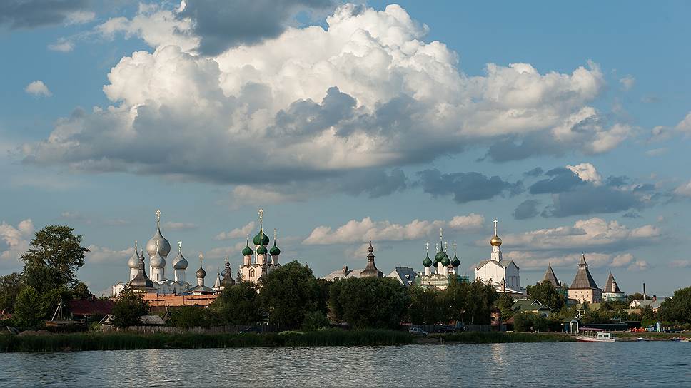 Ростовский кремль кремлем может быть назван только условно. Он строился как митрополичья резиденция, а не для обороны  