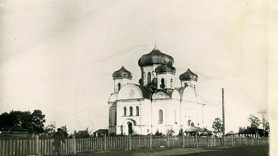Богоявленский собор Мологи, построенный в 1882 году. Взорван перед затоплением города  