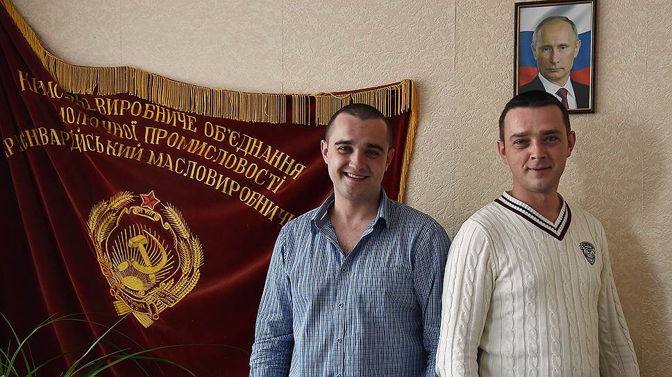 Братья Слюсаренко украсили кабинет старым знаменем молокозавода, портретом Путина и иконкой: "Мы в России перспективы видим"  