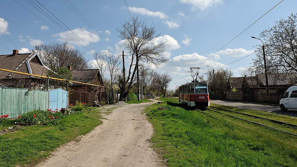 Улица Широковская — старый центр города. Пожилые люди еще помнят оккупацию и помнят солнечный день 44-го, когда все радостно закричали: "Наши! Наши пришли!"