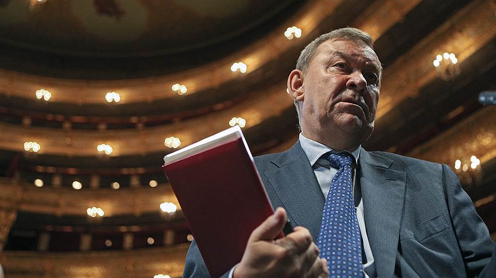 "Сейчас не театральное время"