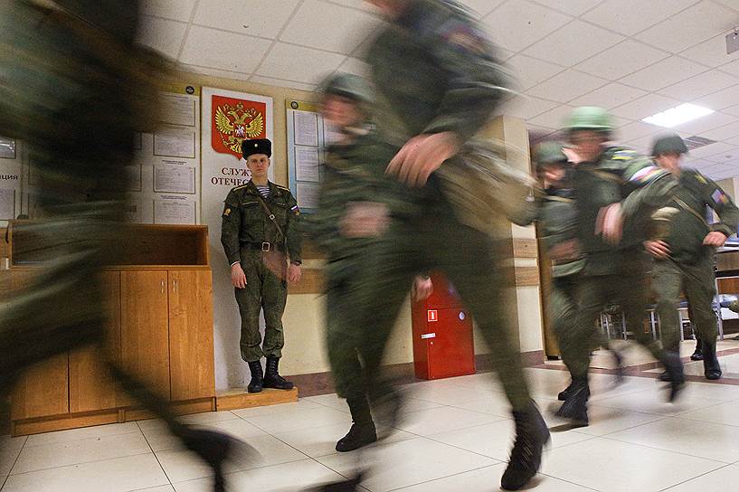 Быть десантником почетно, поэтому учиться надо упорно (на фото — Рязанское высшее воздушно-десантное училище)  