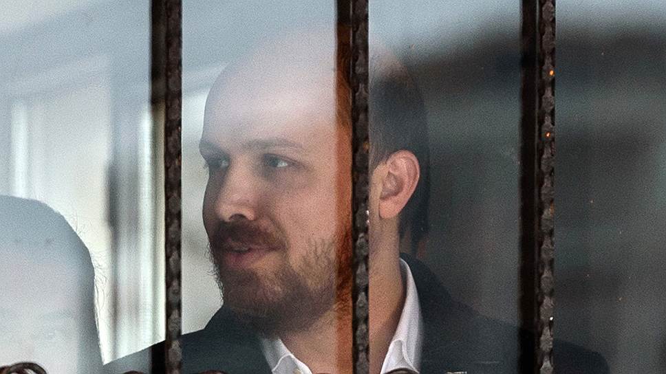 Билал Эрдоган на избирательном участке в Стамбуле 