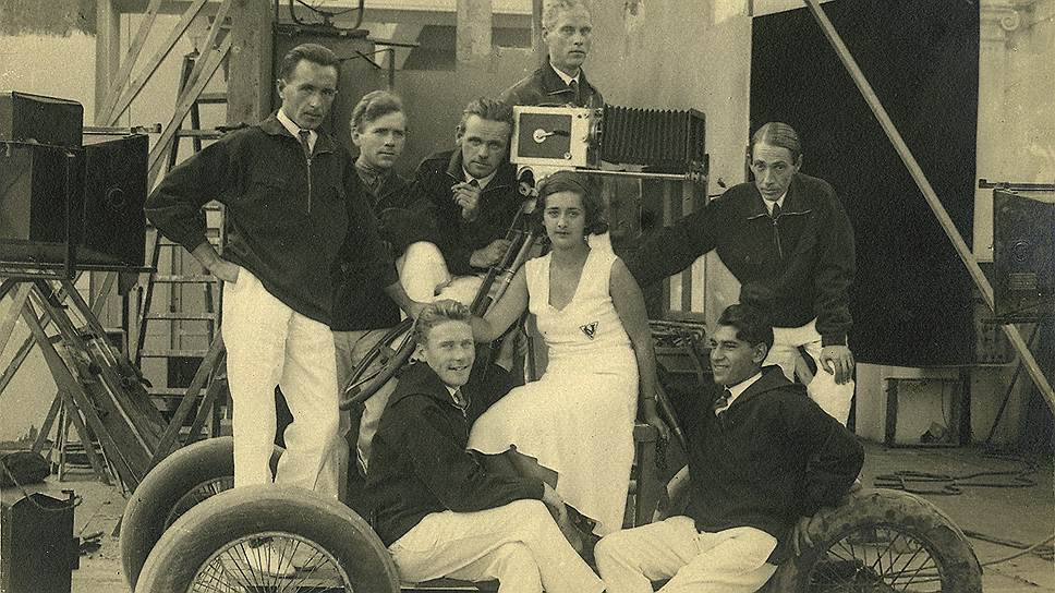Яков Халип. Съемочная группа фильма "Железная бригада". 1930 год