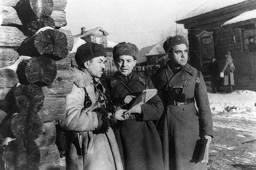 Генерал Панфилов (слева) под Москвой &mdash; последнее фото. 1941 год  