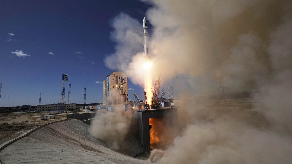 Первый старт с нового российского космодрома Восточный в апреле стал самой заметной победой отечественной космонавтики в нынешнем году