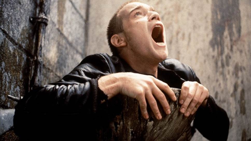 Кадр из фильма "На игле" (1996) 