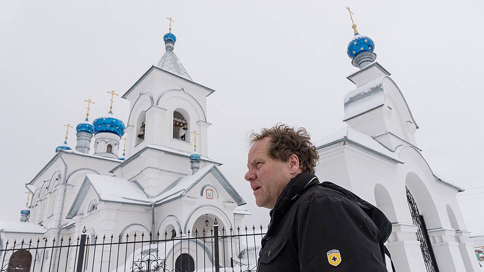 Церковь Рождества Пресвятой Богородицы в селе Щучье Штефан Дюрр восстанавливал по рассказам местных жителей  