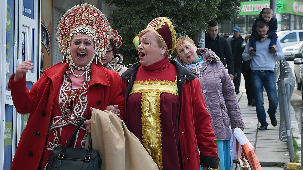 Ансамбль Русской общины Алушты: поют, даже уйдя с концерта  