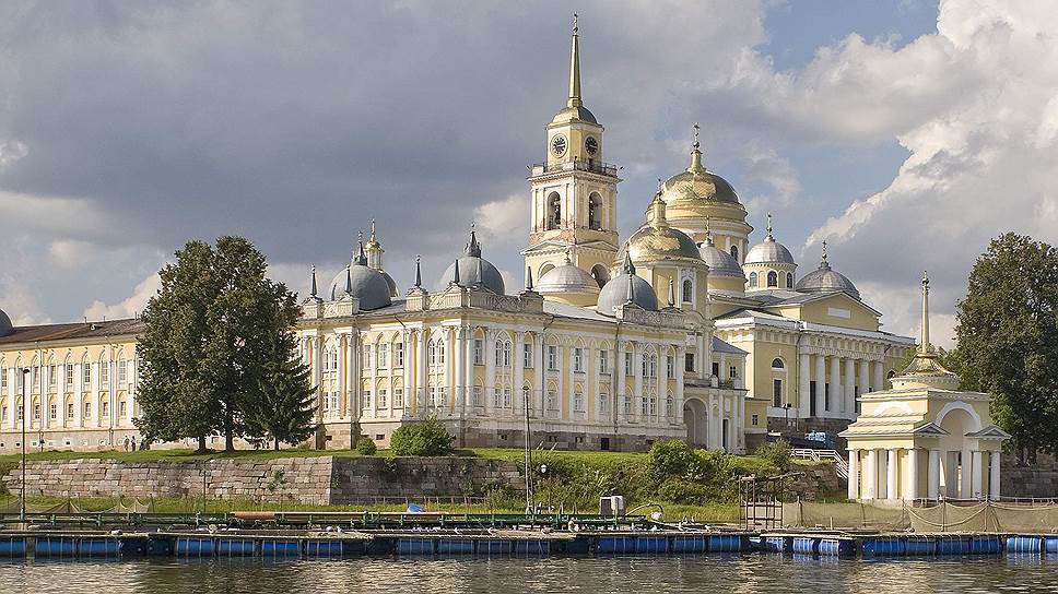 Столобный остров (озеро Селигер), мужской монастырь Нило-Столобенская пустынь  
