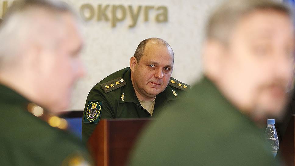 Для военного прокурора Восточного округа Александра Рушкина многие контракты снабженцев стали сюрпризом   