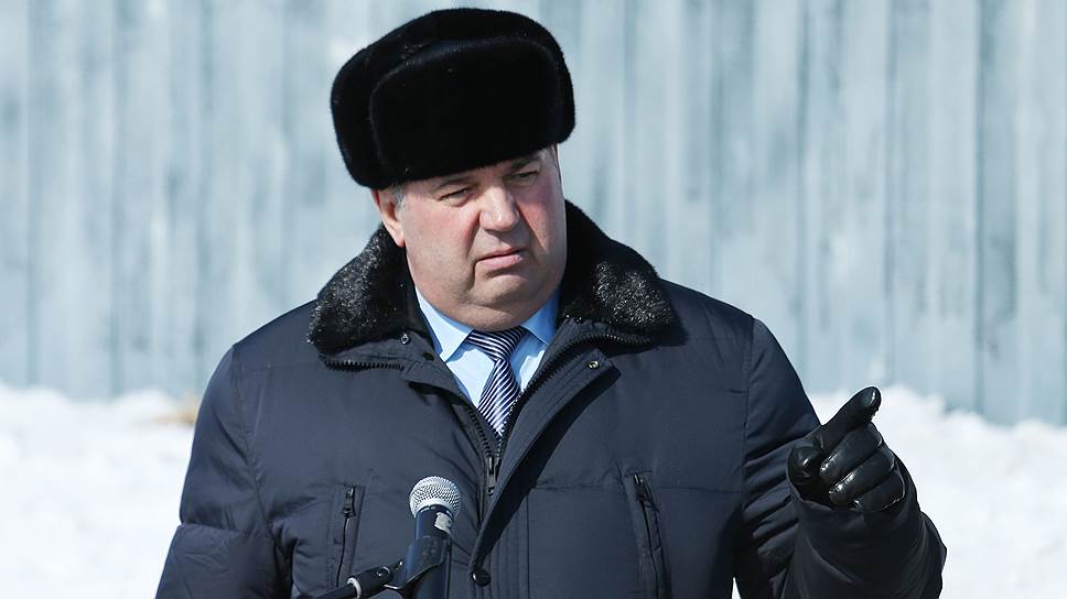 Другой зампред правительства Хабаровского края (по взаимодействию с федеральными органами власти), Анатолий Размахнин,— тоже в недавнем прошлом генерал   