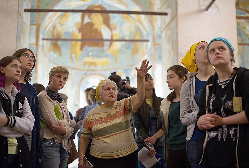 Марина Сергеевна Серебрякова — бывший директор Музея фресок Дионисия. Сейчас она проводит в музее экскурсии