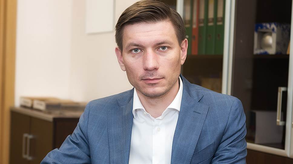 «Хотя бы раз получил "белую" зарплату, значит, трудоустроен»