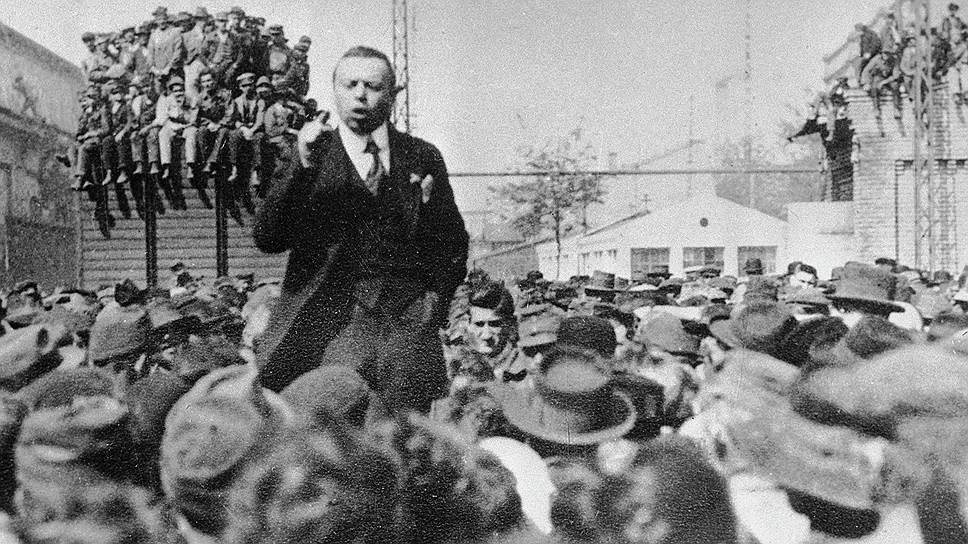 Бела Кун в штатском и на митинге. Но в России его помнят другим  