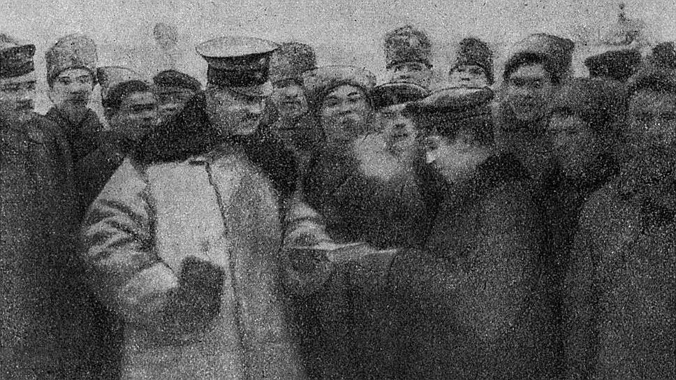 Малоизвестная деталь: почта с территории оккупированных германцами русских областей в Россию не поступала. Но "немецкая квартира" (так именовали в Бресте германскую сторону) в качестве жеста доброй воли передавала корреспонденцию советским представителям