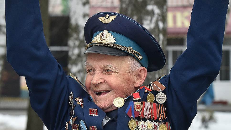 Свой 95-летний юбилей ветеран встречает как обычно: с юмором и на турнике