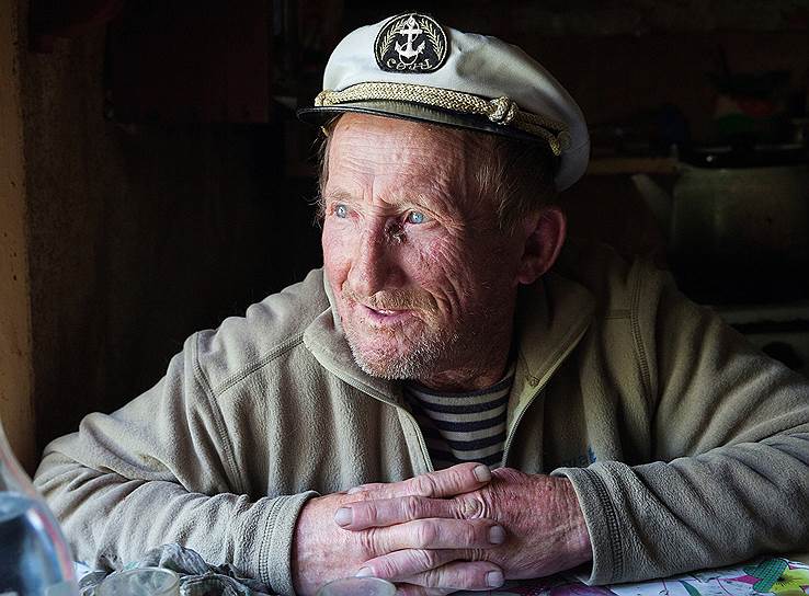 Леонид Степанович Курбатов — старейший егерь Забайкальского национального парка. Сейчас на пенсии, живет в устье реки Большой Чивыркуй в Чивыркуйском заливе