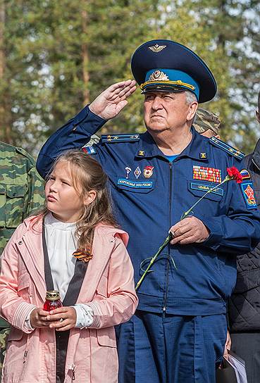 На церемонии захоронения останков красноармейцев, павших при обороне Петрозаводска осенью 1941 года