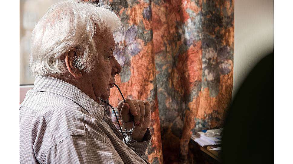 Десять лет Захаров руководил Институтом теоретической физики им. Л.Д. Ландау