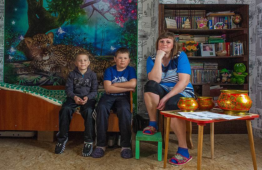 Галина Игнатьева, художник росписи по дереву: «Люблю свою работу, поэтому 20 лет я тут, и не представляю, чем бы еще могла заняться»