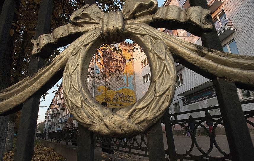 Судя по нервической реакции ряда тверичей на призыв «Жить не по лжи», Солженицын еще не удостоился всенародного признания на родине 