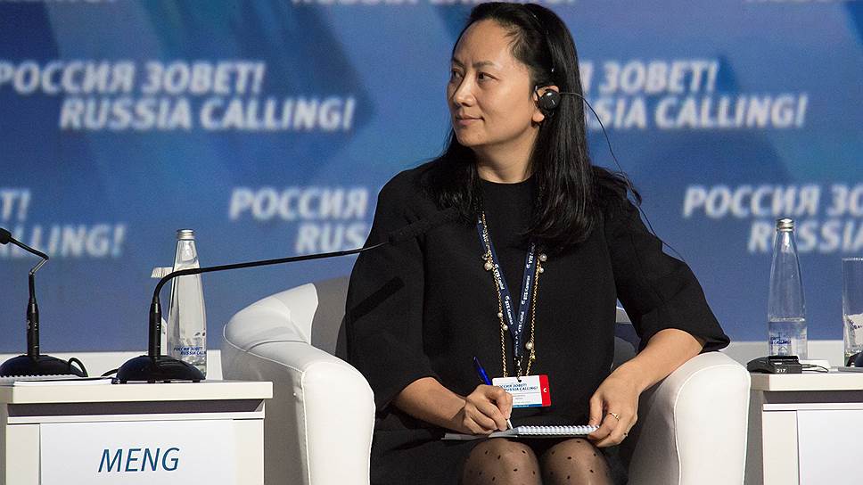 Это фото финдиректора Мэн Ваньчжоу на инвестиционном форуме «Россия зовет!» в 2014 году китайская новостная служба CGTN включила в подборку материалов о ее аресте. Случаен или нет акцент на России, с которой Huawei сотрудничает свыше 20 лет?