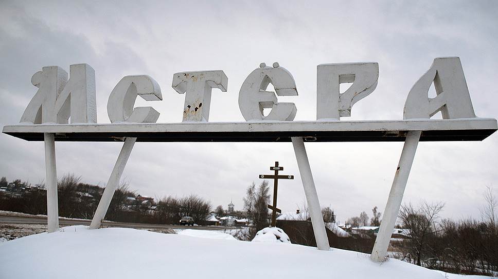 В поселке живет всего четыре тысячи человек. И все кажется, что все работоспособные — художники 