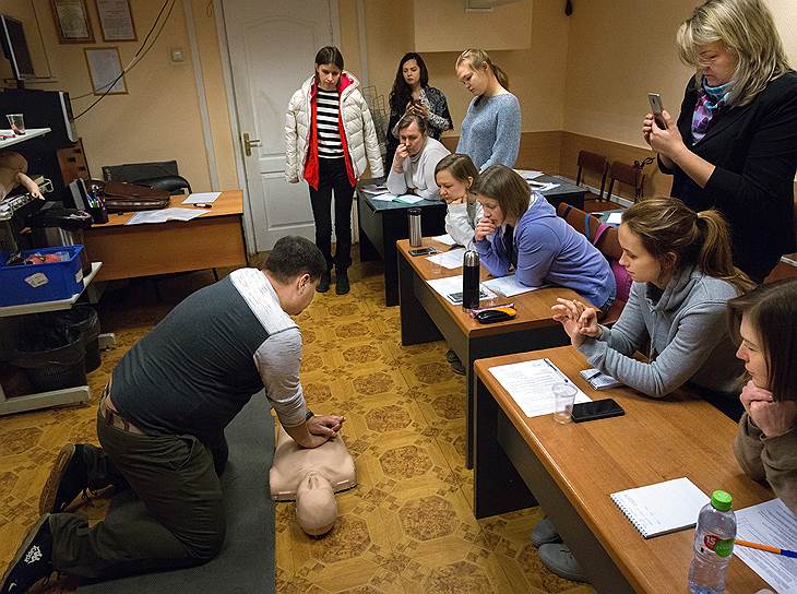В здании «СпасРезерва» проводят курсы оказания первой помощи. Отсюда потом в отряд и приходят кадры