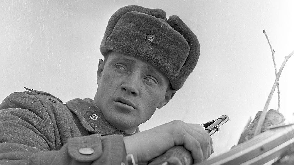 Младший сержант пограничник Юрий Козусь с заставы Нижне- Михайловка после боя с китайскими военнослужащими
