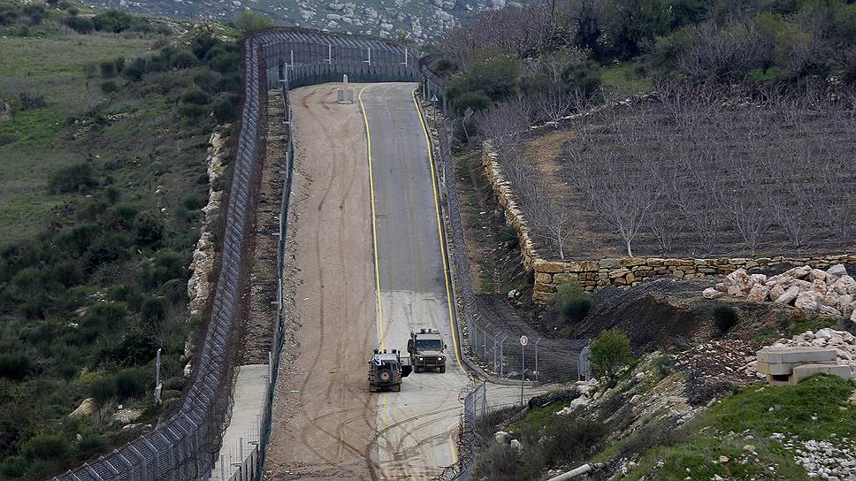 Эта граница оборудована серьезно: разделительный забор, колючая проволока, контрольная полоса, патрули…