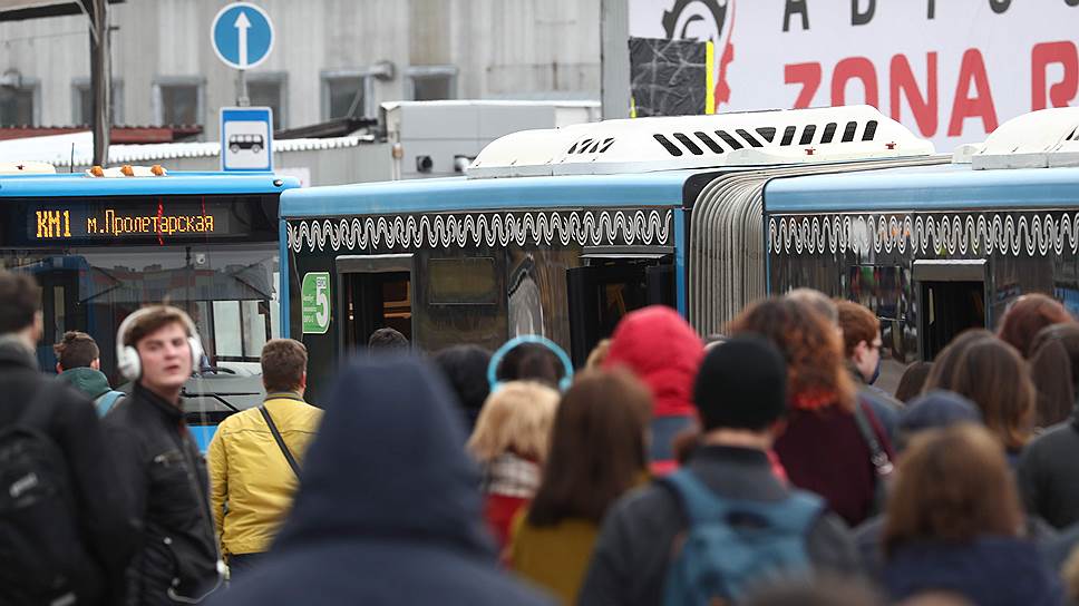 …а автобусы в часы пик — брать приступом