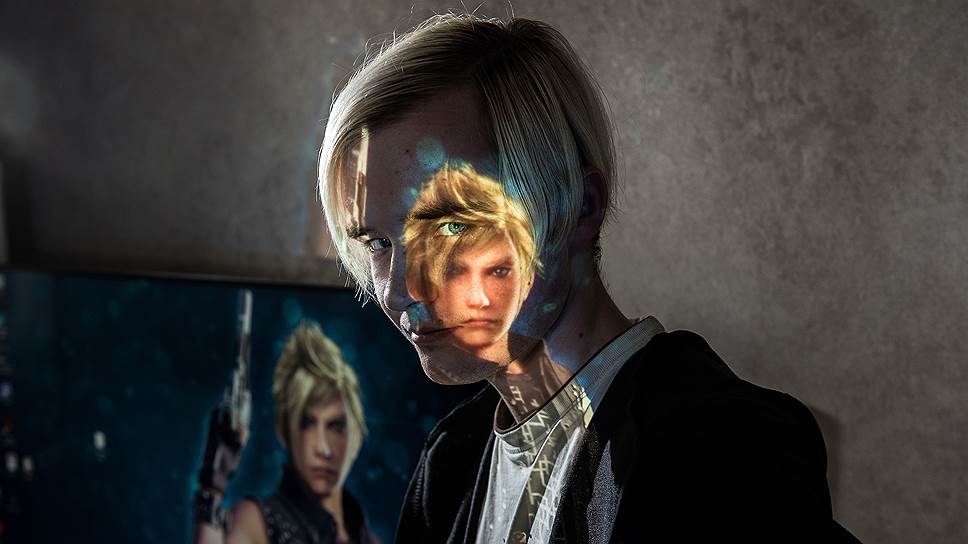 Косплейер Арсений и его персонаж во время  фотопроекта